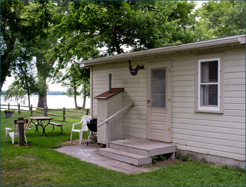 Oriole cabin
