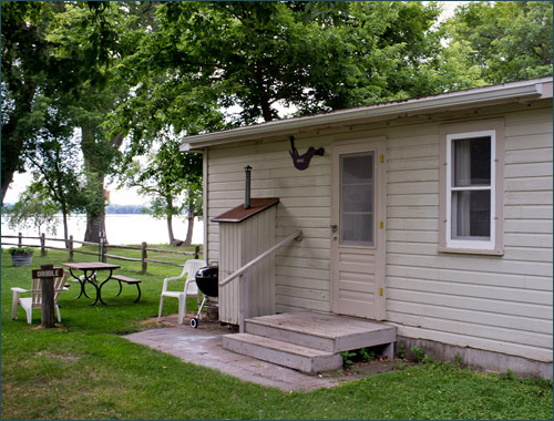 Oriole cabin